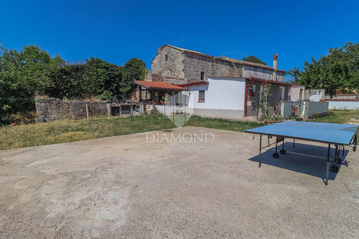 Tenuta istriana con diverse case in pietra e grande potenziale di investimento – zona di Dignano