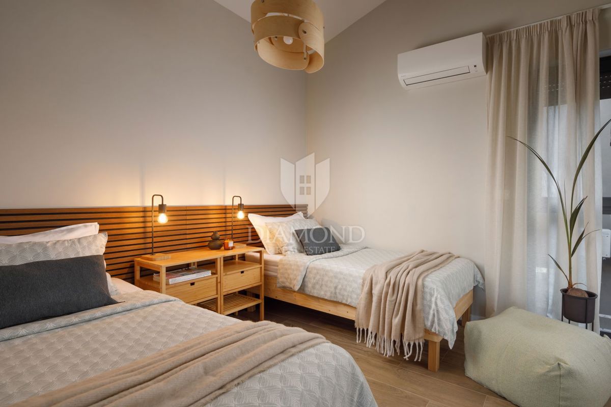 Parenzo – moderna casa a schiera vicino al mare e al centro