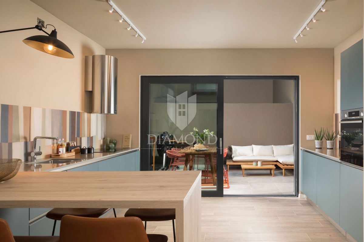 Parenzo – moderna casa a schiera vicino al mare e al centro