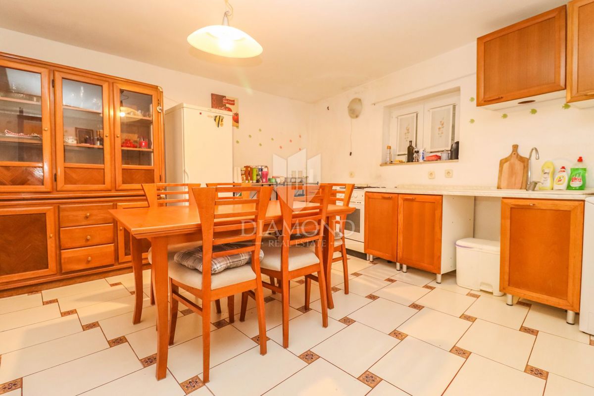 Ližnjan, casa conveniente con 3 camere da letto!