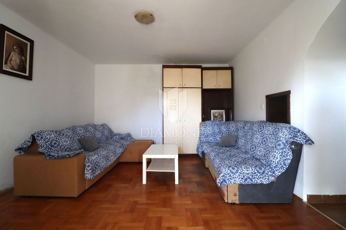 Parenzo – casa con due unità abitative e grande potenziale