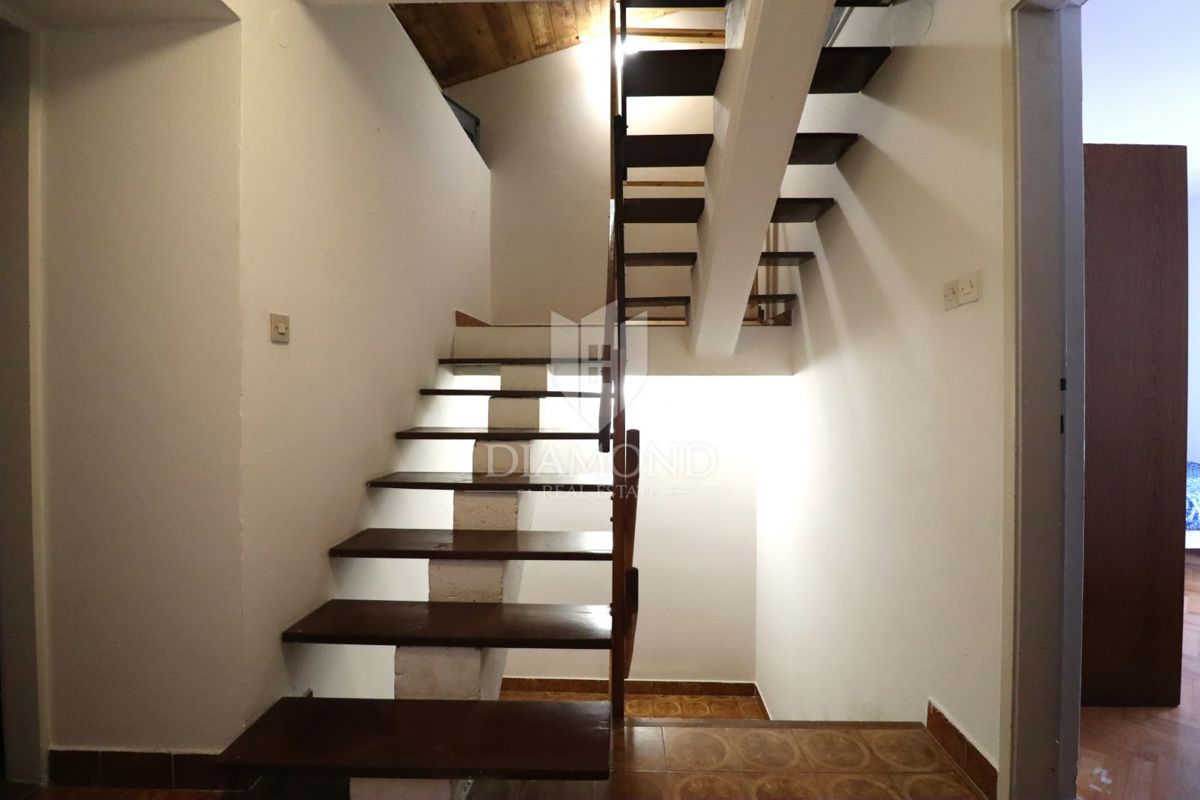 Parenzo – casa con due unità abitative e grande potenziale