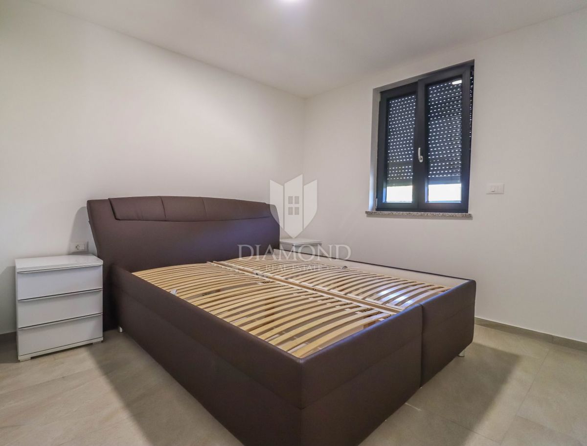 Nuovo appartamento duplex con piscina a Medolino