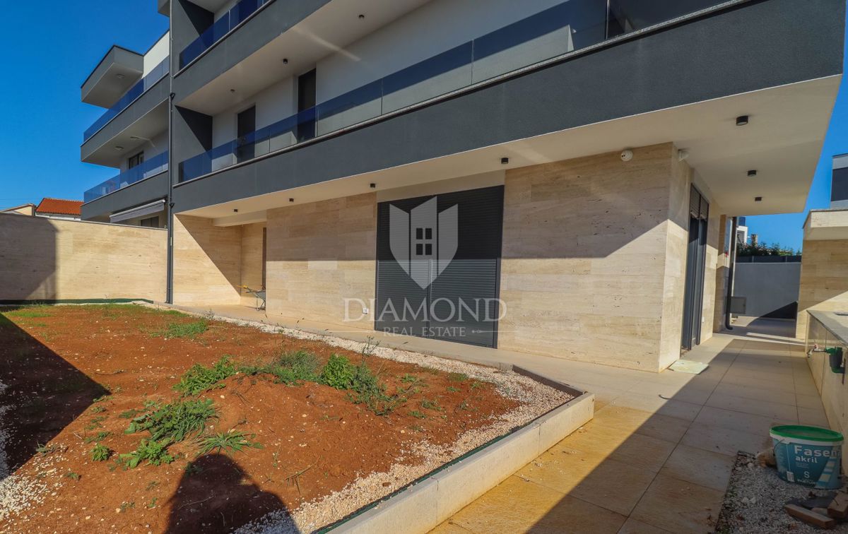 Nuovo appartamento duplex con piscina a Medolino