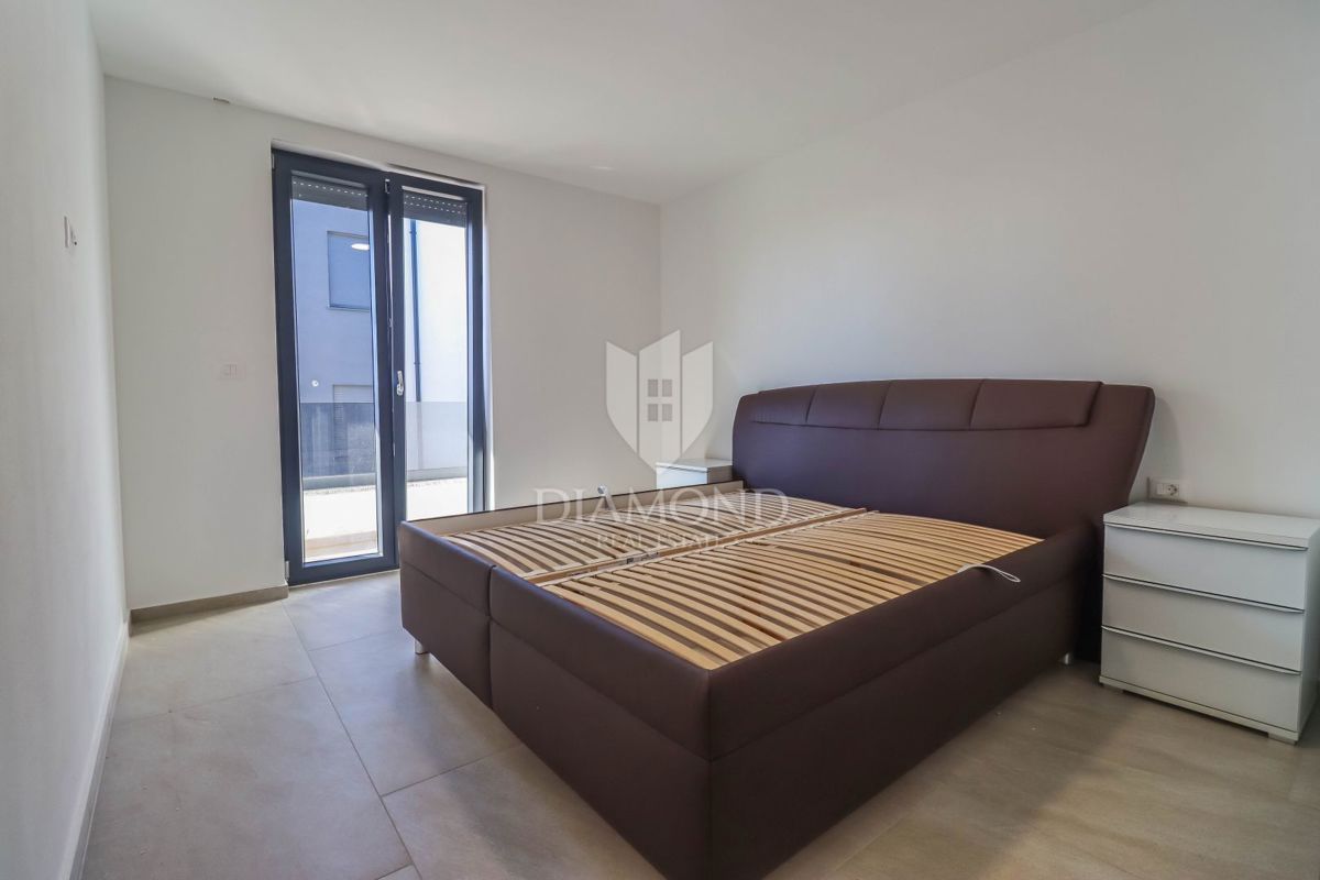 Nuovo appartamento duplex con piscina a Medolino