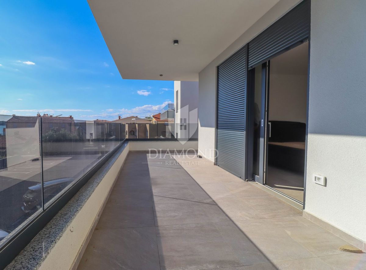 Nuovo appartamento duplex con piscina a Medolino