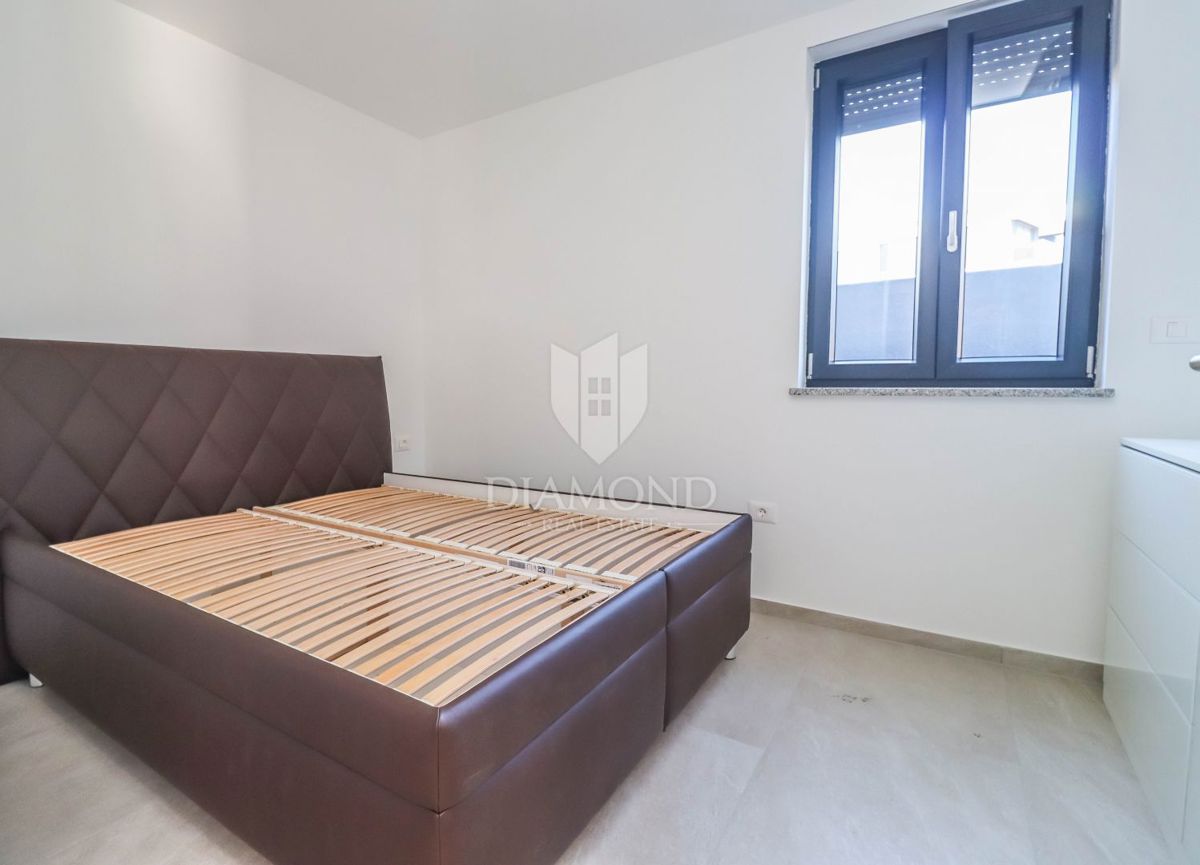 Nuovo appartamento duplex con piscina a Medolino