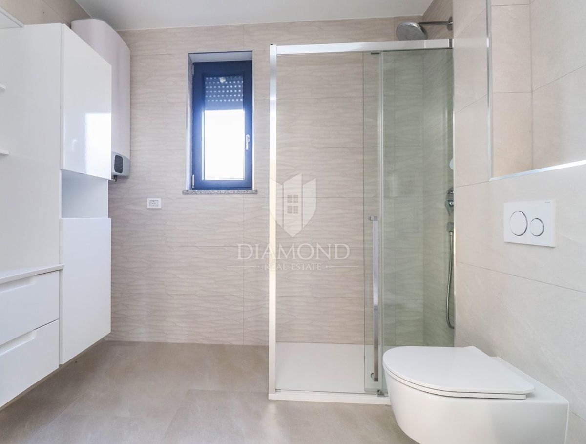 Nuovo appartamento duplex con piscina a Medolino