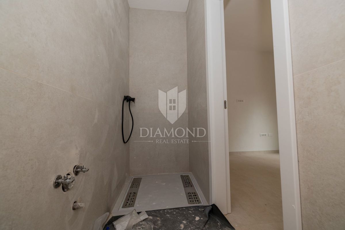 OPPORTUNITÀ! Rovigno, appartamento con giardino, vicino al mare