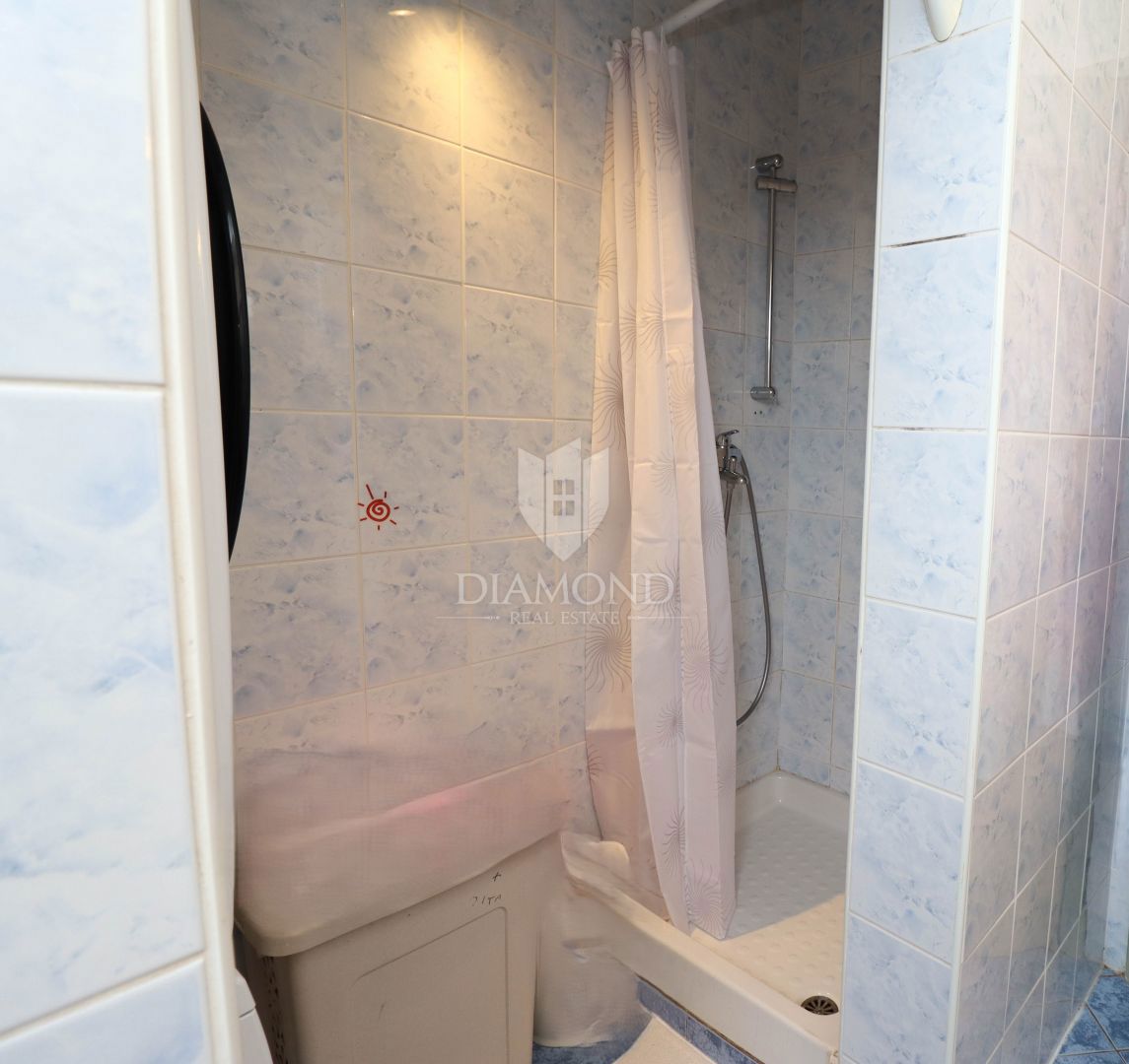 Poreč- Parenzo- Occasione, appartamento nel centro della città vecchia con vista mare