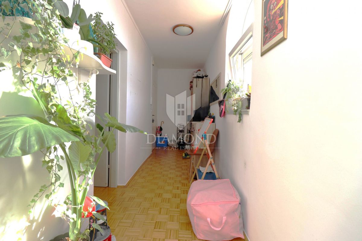 Poreč- Parenzo- Occasione, appartamento nel centro della città vecchia con vista mare