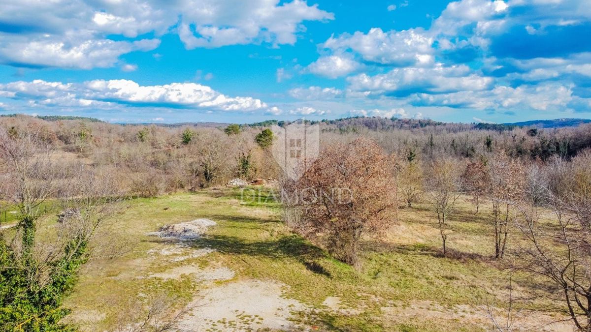 Buie, splendido terreno di 982 m² in posizione tranquilla!