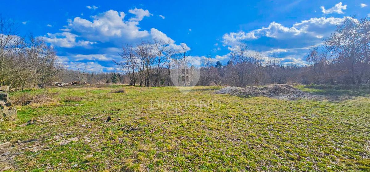 Buie, splendido terreno di 982 m² in posizione tranquilla!