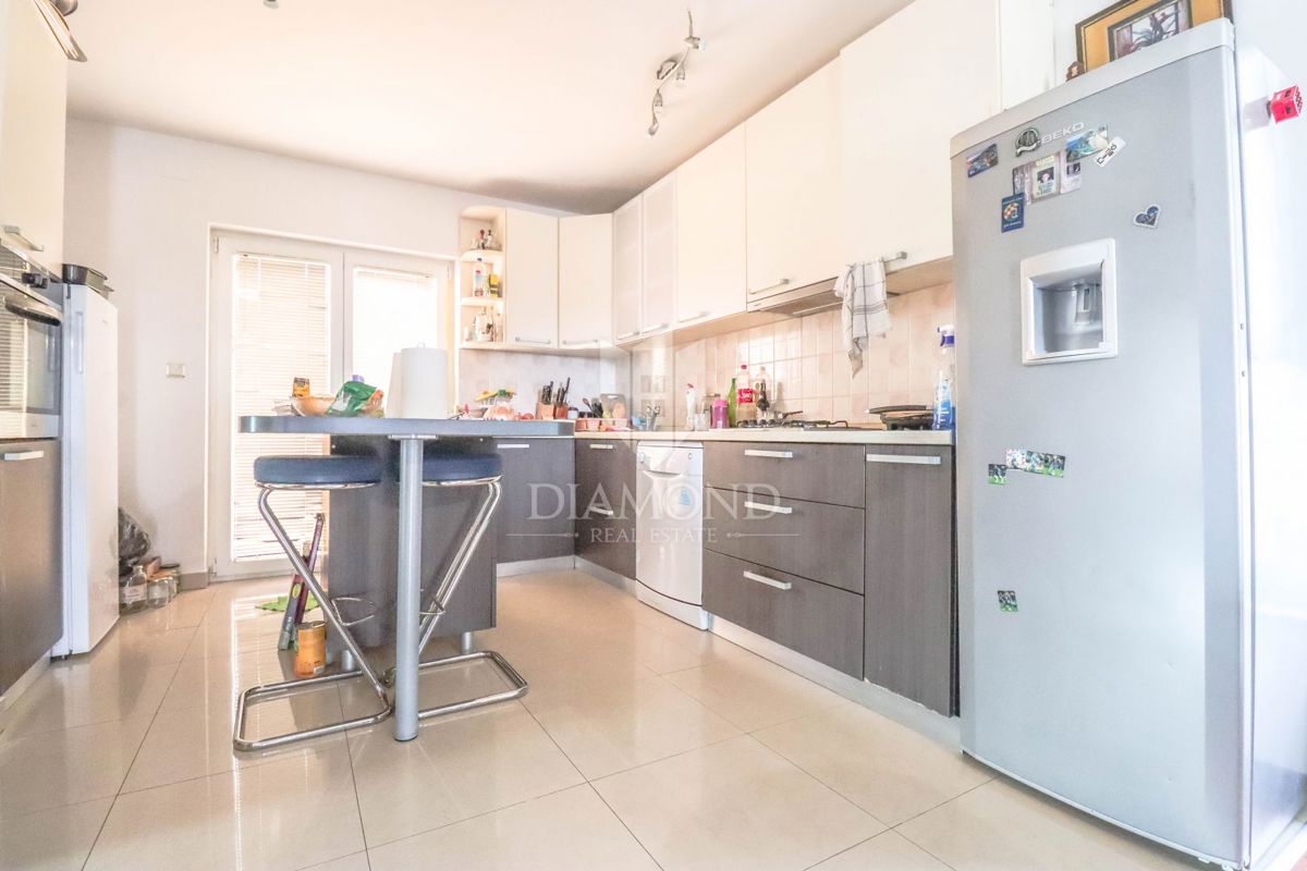 Casa Kloštar Ivanić, 124m2