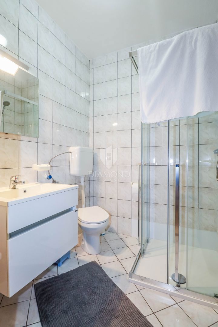 Istria, Rovigno, appartamento vicino al centro con due camere da letto e terrazza