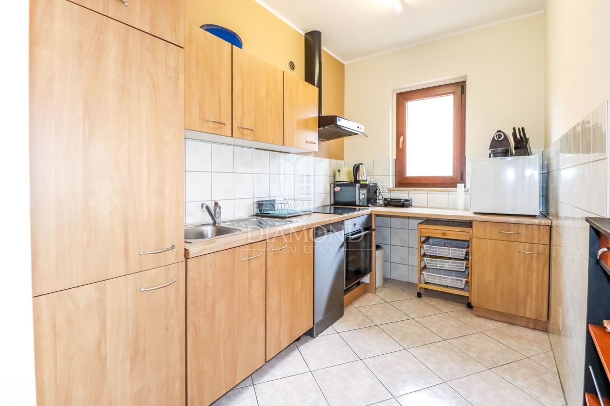 Istria, Rovigno, appartamento vicino al centro con due camere da letto e terrazza