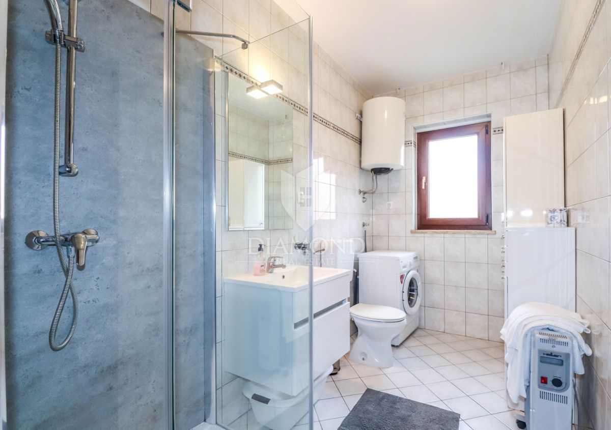 Istria, Rovigno, appartamento vicino al centro con due camere da letto e terrazza