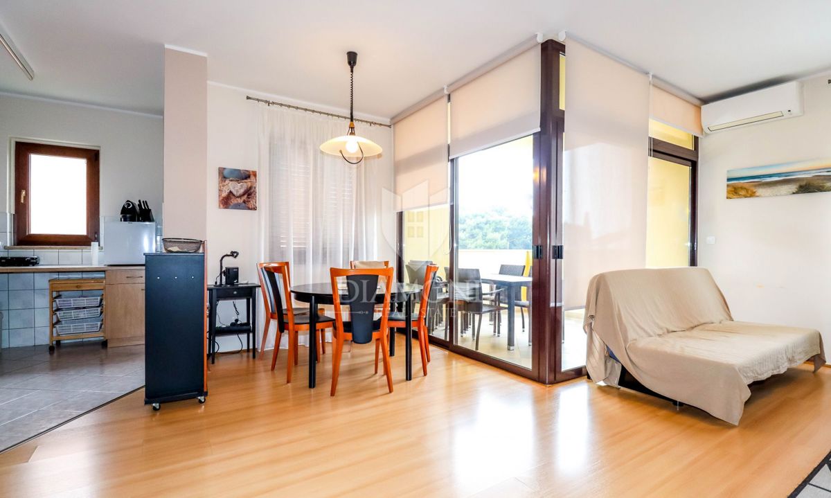 Istria, Rovigno, appartamento vicino al centro con due camere da letto e terrazza