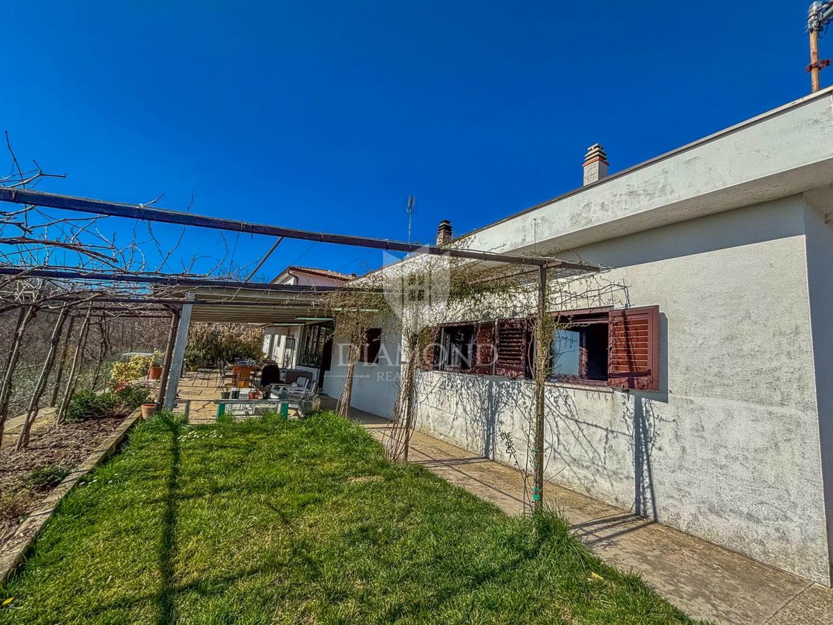 Buie, dintorni - bella casa unifamiliare su un terreno soleggiato!