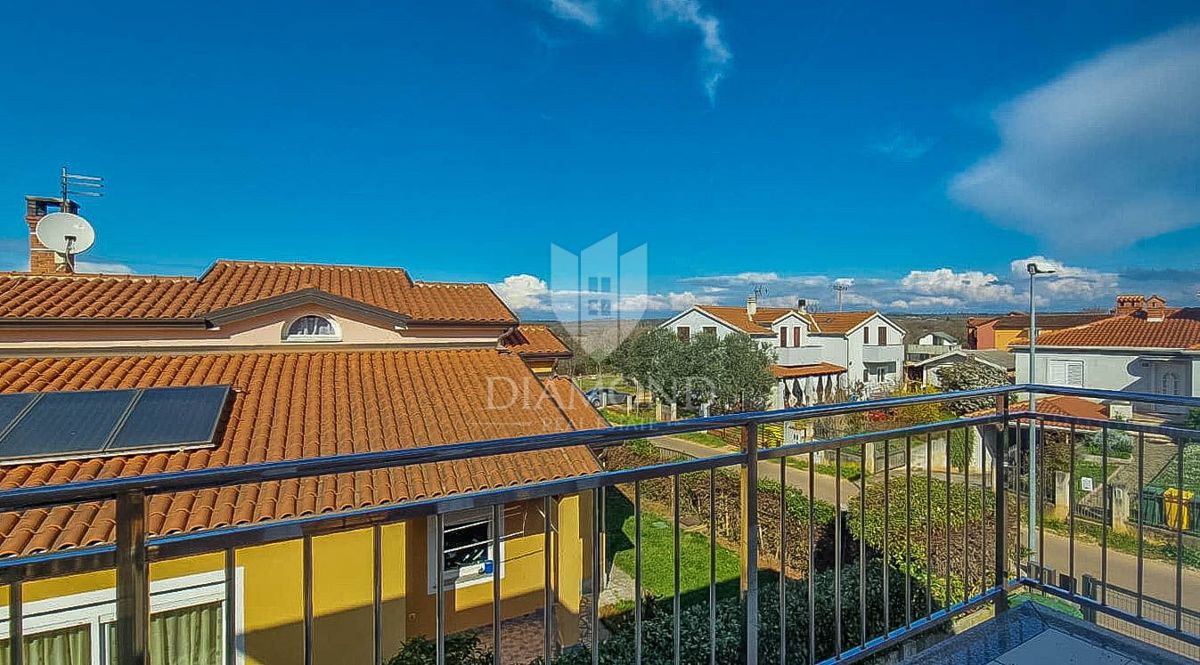 OPPORTUNITÀ! Umag e dintorni. Appartamento con due terrazze + monolocale.