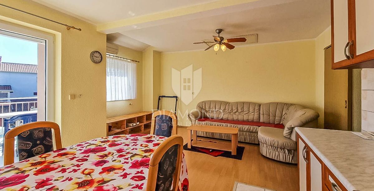 OPPORTUNITÀ! Umag e dintorni. Appartamento con due terrazze + monolocale.