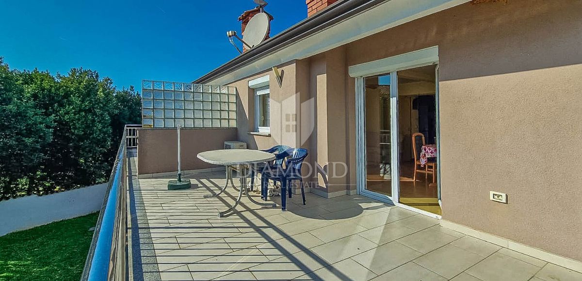 OPPORTUNITÀ! Umag e dintorni. Appartamento con due terrazze + monolocale.