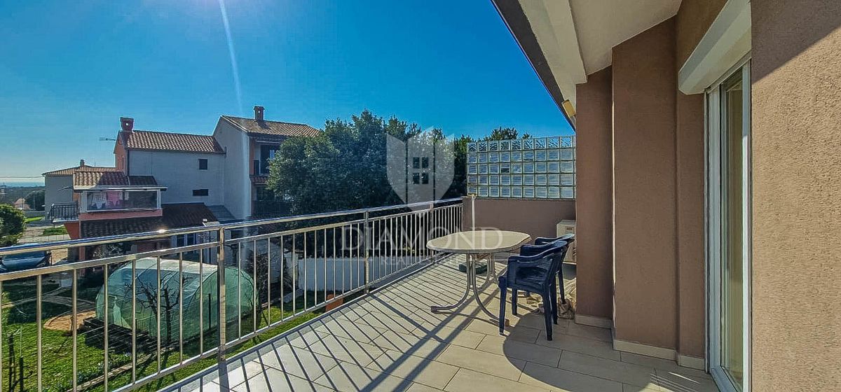 OPPORTUNITÀ! Umag e dintorni. Appartamento con due terrazze + monolocale.