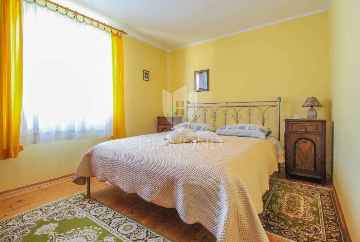 Buje, dintorni, casa indipendente con vista mare!