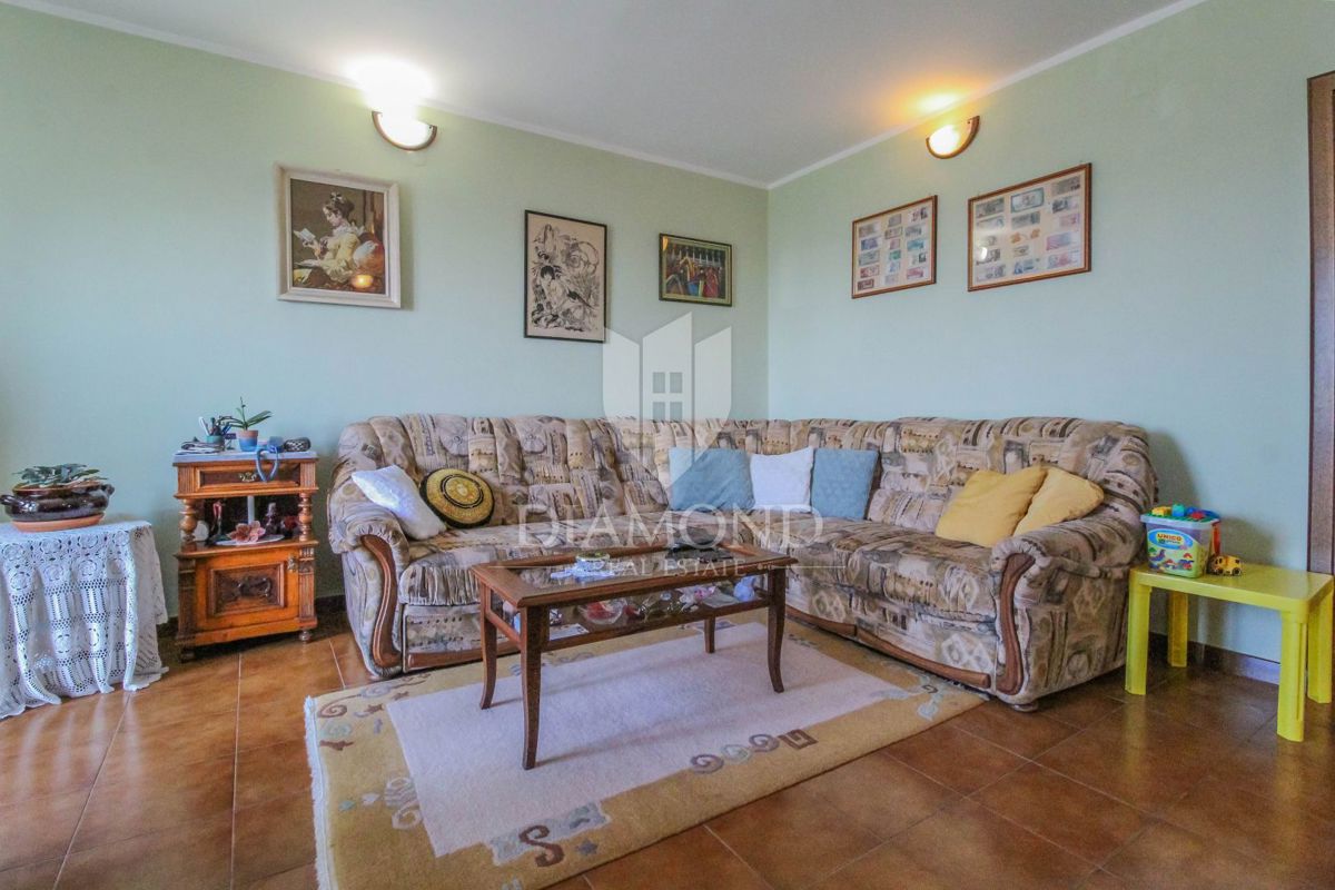 Buje, dintorni, casa indipendente con vista mare!