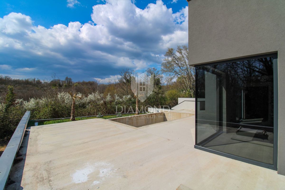 Barban, moderna casa bifamiliare con piscina