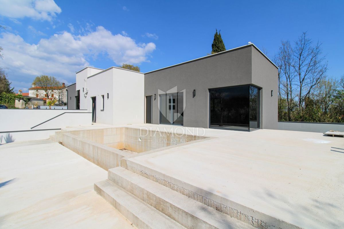 Barban, moderna casa bifamiliare con piscina