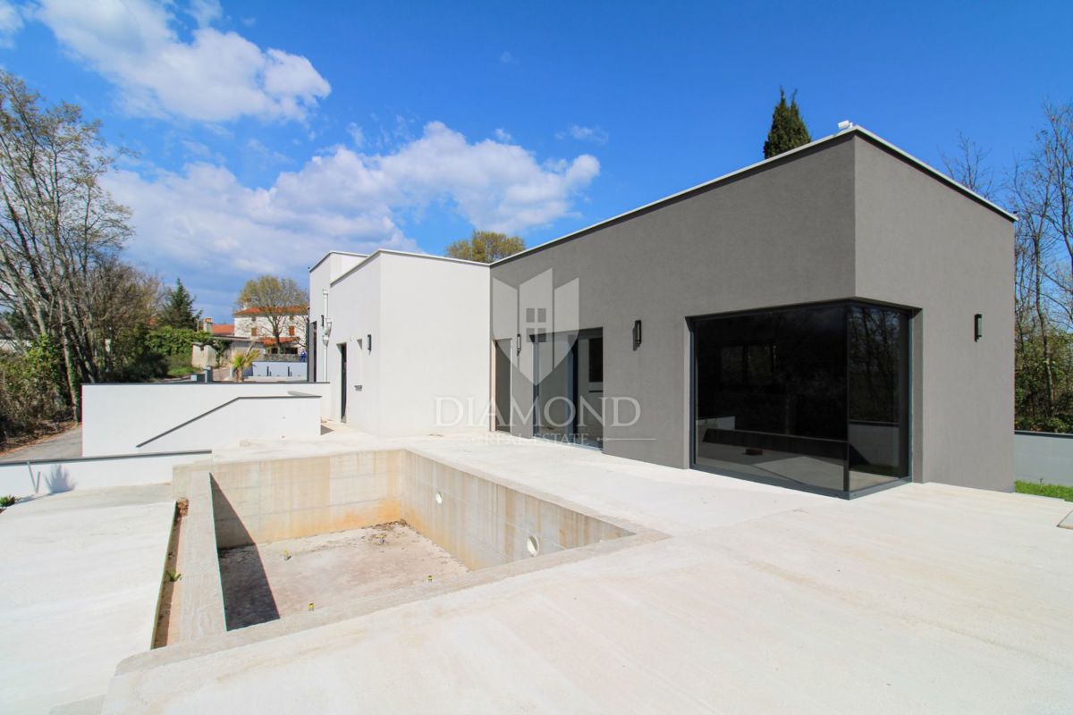 Barban, moderna casa bifamiliare con piscina