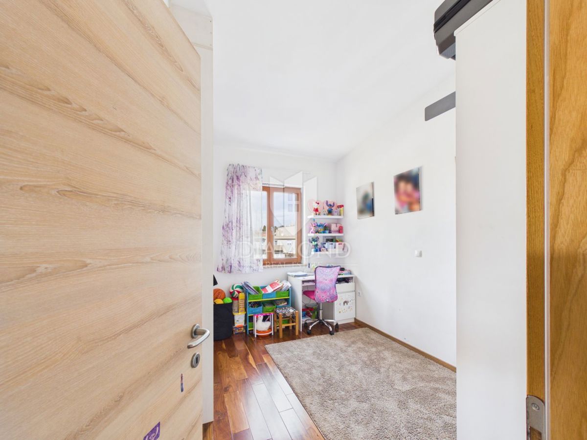 Appartamento di carattere con galleria e loggia.