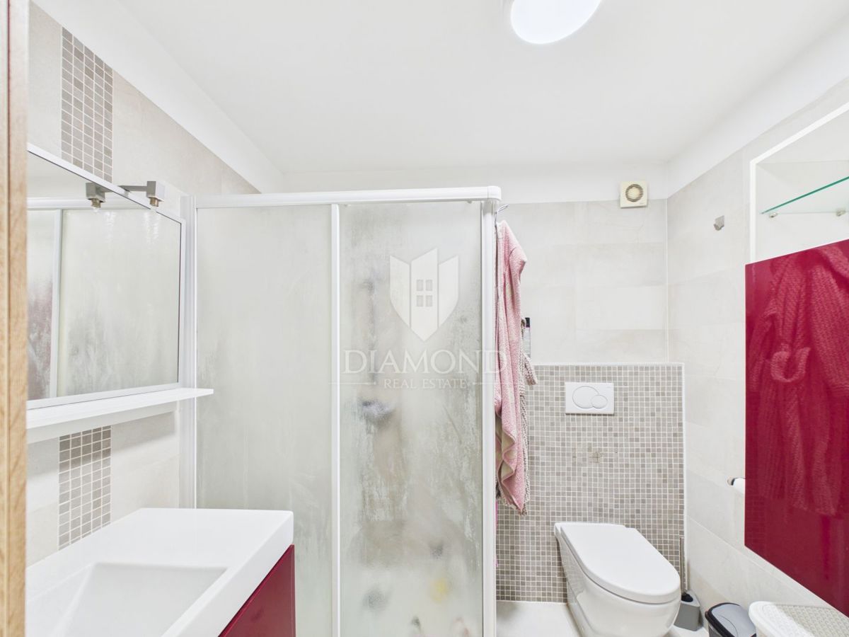 Appartamento di carattere con galleria e loggia.