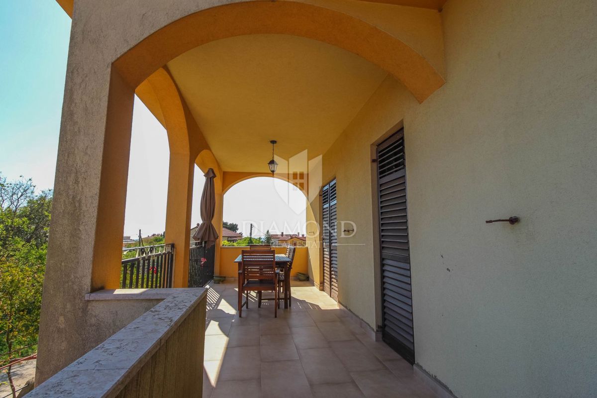 Galižana, casa con due appartamenti e uliveto