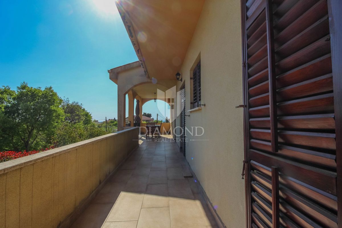 Galižana, casa con due appartamenti e uliveto