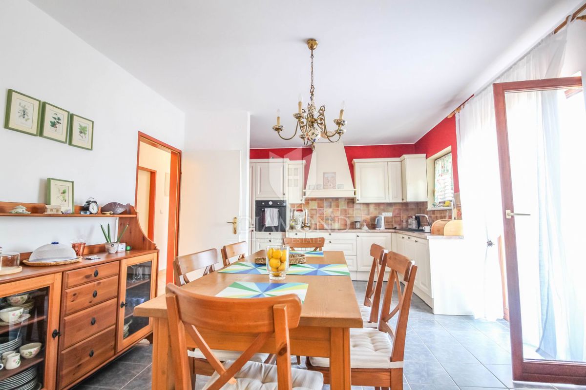 Galižana, casa con due appartamenti e uliveto