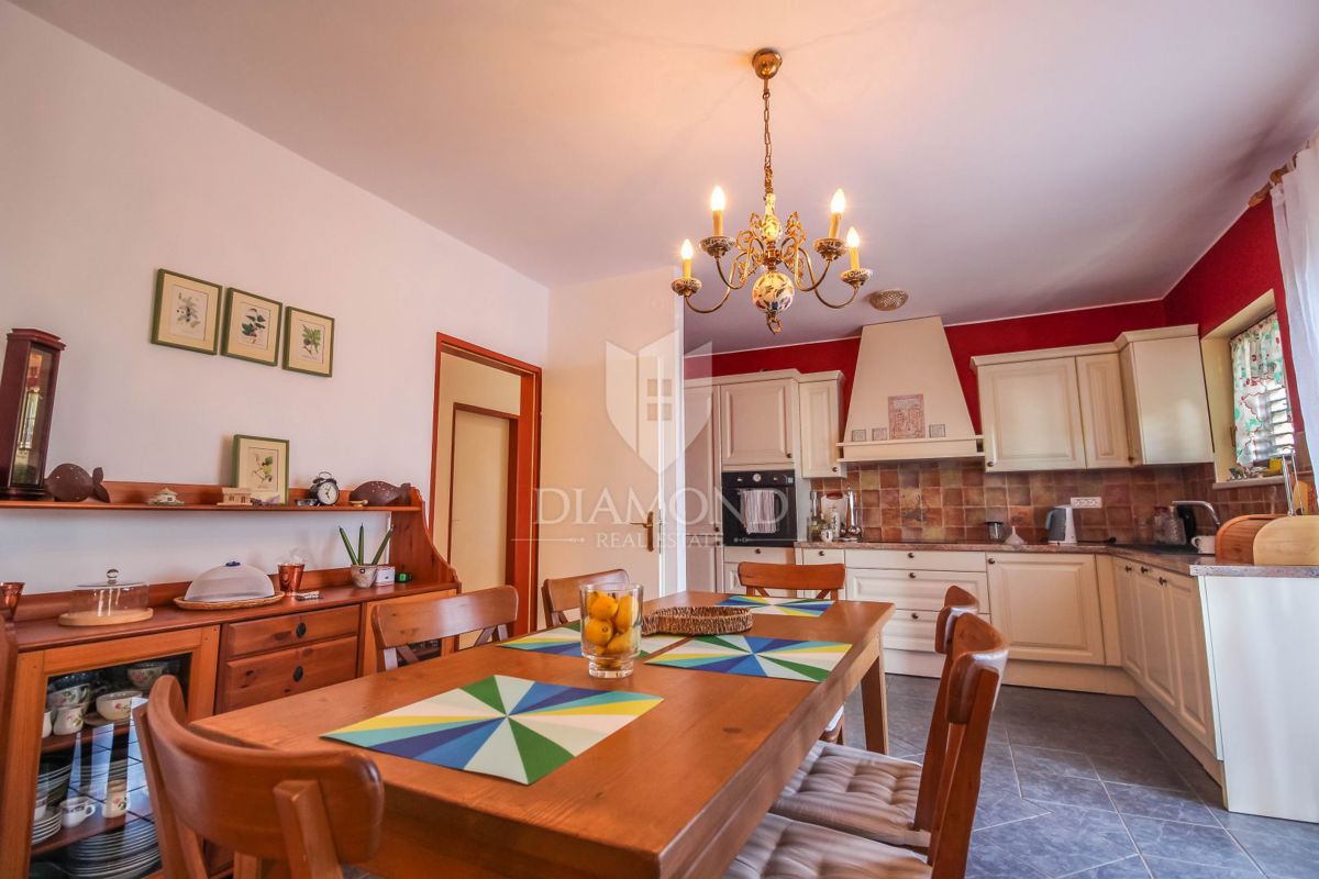 Galižana, casa con due appartamenti e uliveto