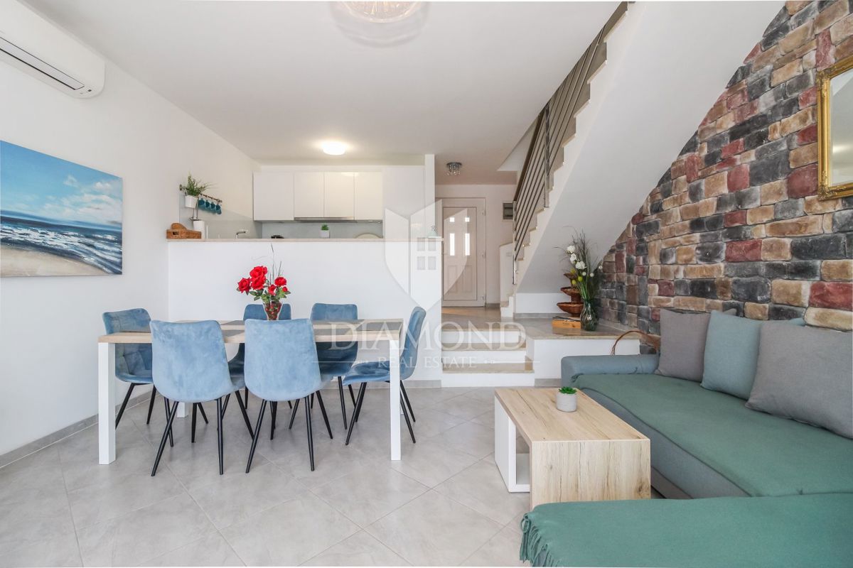 Umago, casa moderna con piscina vicino al mare