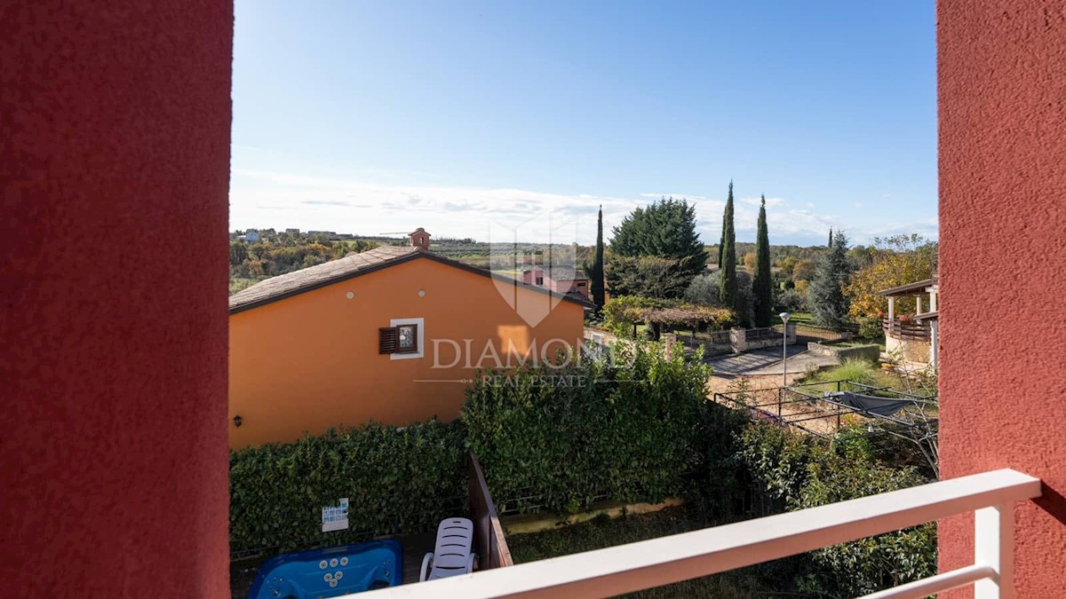 Umago, casa moderna con piscina vicino al mare