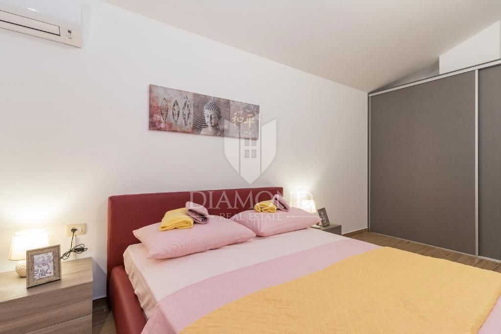 Pula, spaziosa villa con piscina e jacuzzi