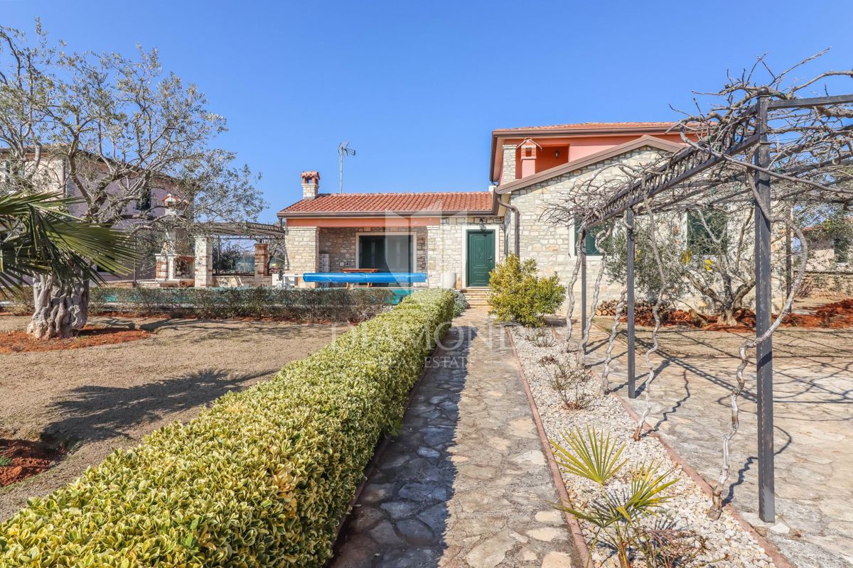 Parenzo, casa in pietra casa indipendente
