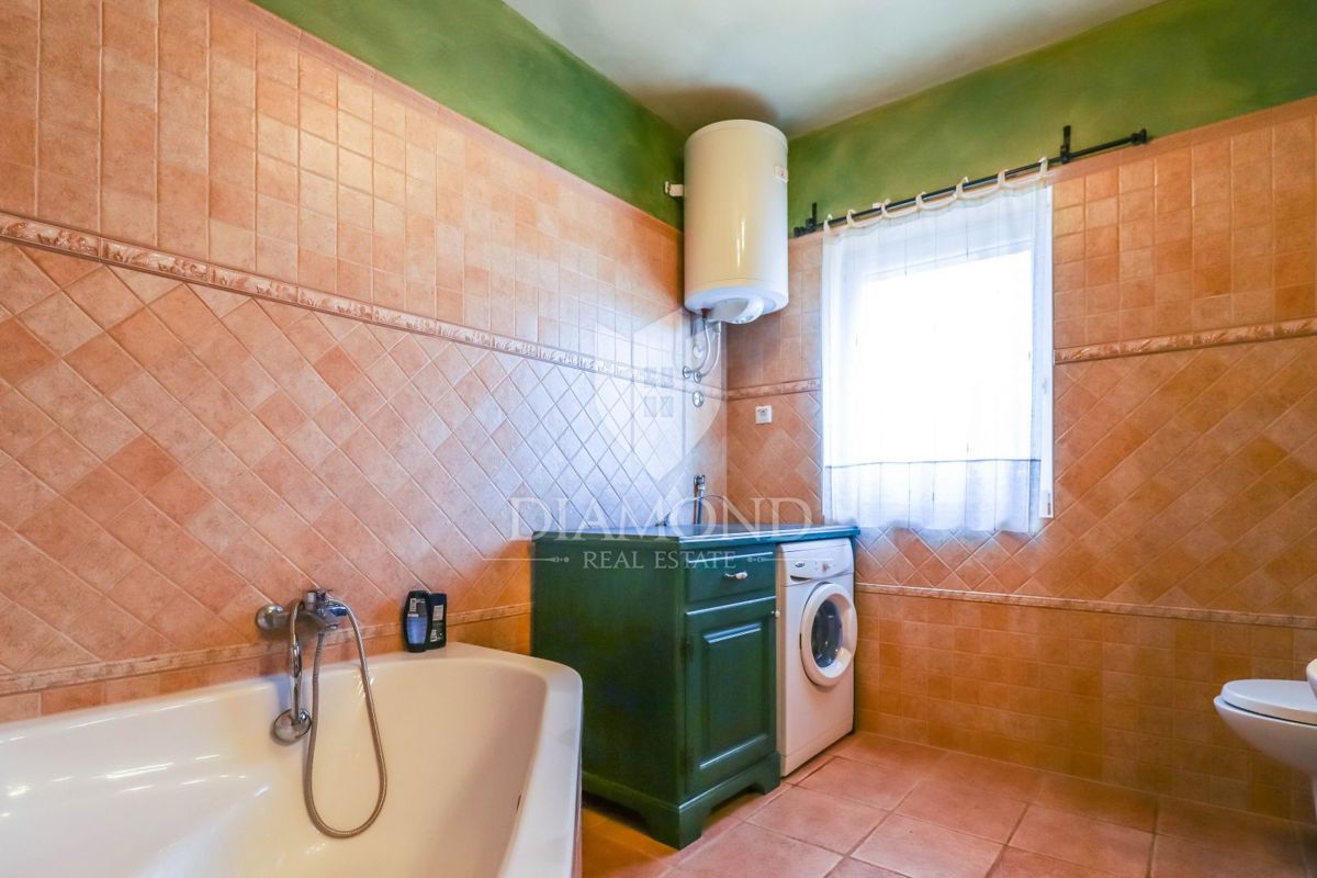 Parenzo, casa in pietra casa indipendente