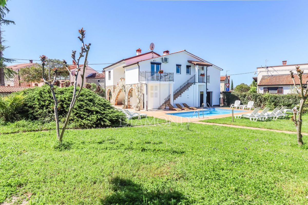 Parenzo, dintorni, casa con piscina e ampio giardino!