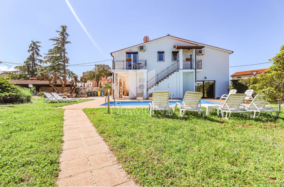 Parenzo, dintorni, casa con piscina e ampio giardino!