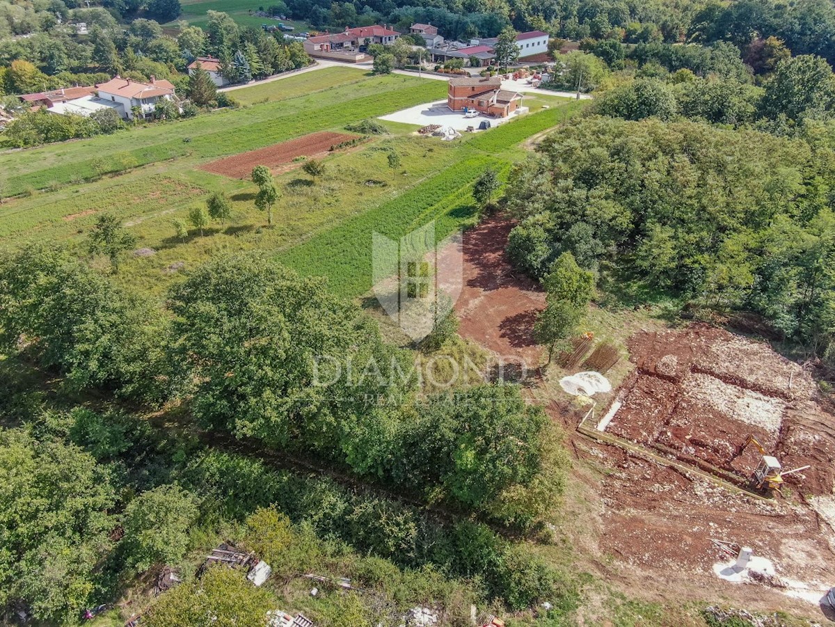 Žminj, dintorni, terreno in un ambiente tranquillo