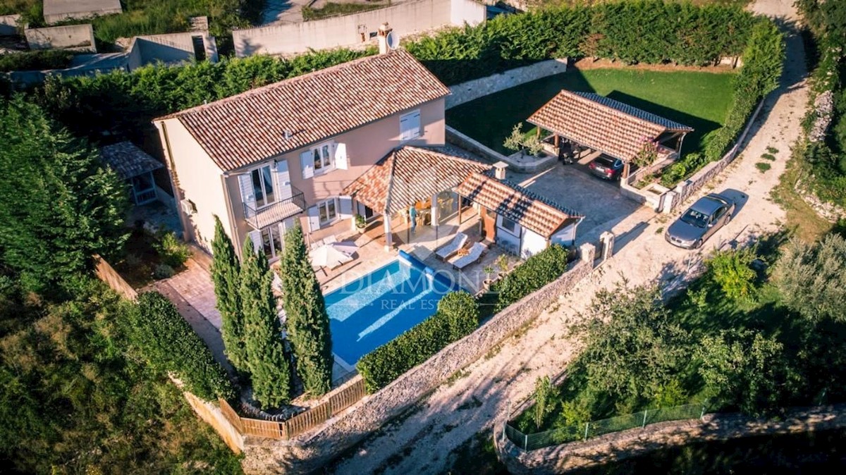 Svetvinčenat, dintorni, bellissima Villa con piscina