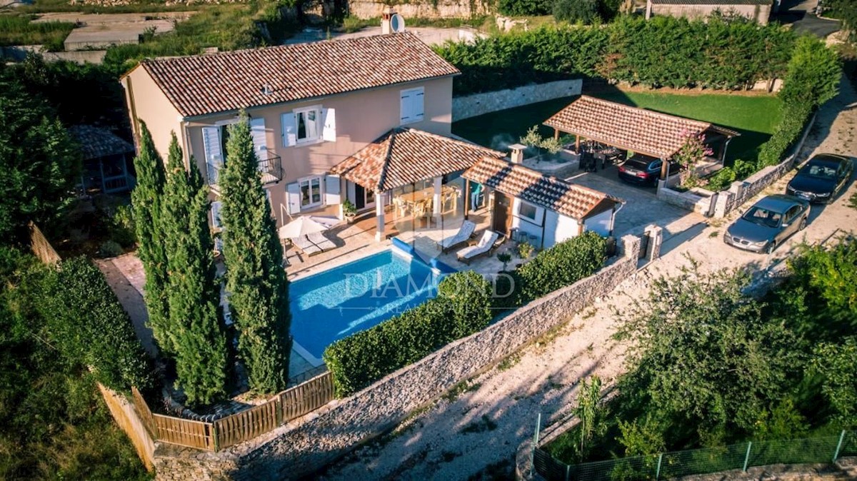 Svetvinčenat, dintorni, bellissima Villa con piscina