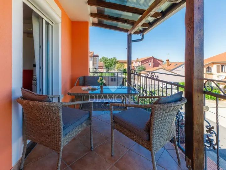 Umago, dintorni! Bellissimo condominio con piscina vicino al mare!