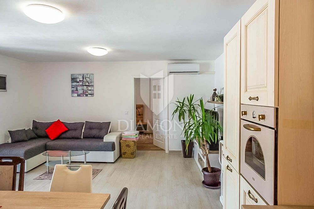 Dintorni di Medulin, casa con piscina immersa nel verde